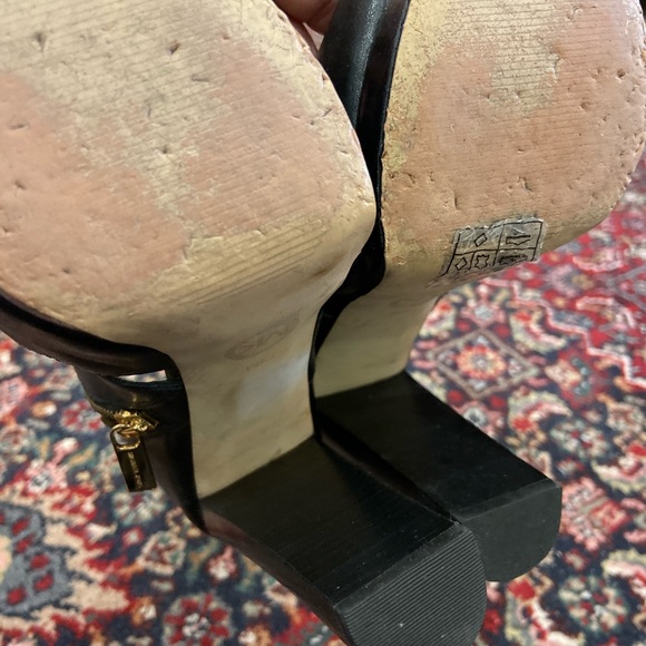 Michael Kors heel - Picture 2 of 3
